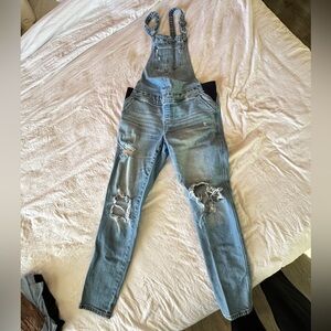 MATERNITY Old Navy Light Blue Distressed Denim Overalls